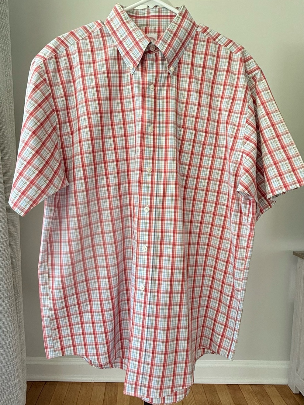 Brooks Brothers Short-Sleeve Button-Down Plaid Shirt in Red and White